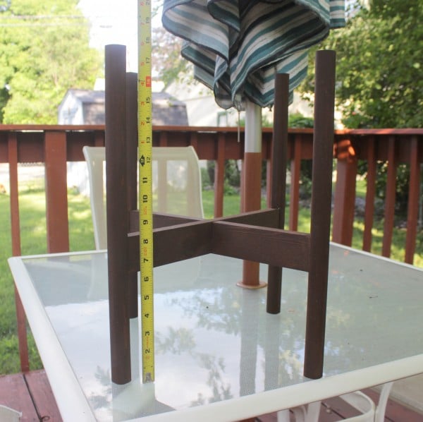 How to Build a Planter Stand | Home Coming for Remodelaholic.com