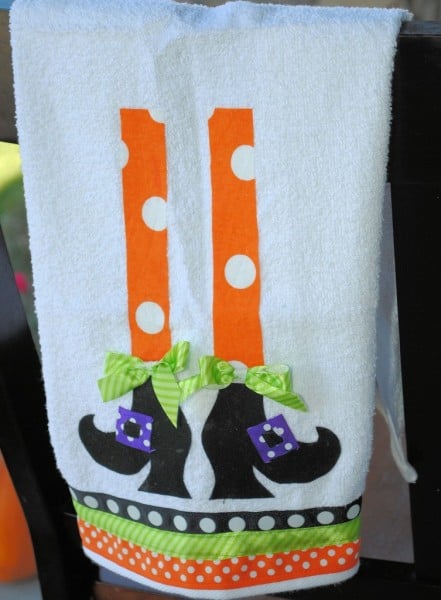 Love a handmade touch to your Halloween decor? Try one of these 37 Simple Halloween Decorations to Sew ~ Tipsaholic.com #sewing #halloween #decorating