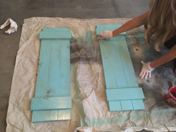 how to paint and stain indoor shutters, Aqua Lane Designs on Remodelaholic
